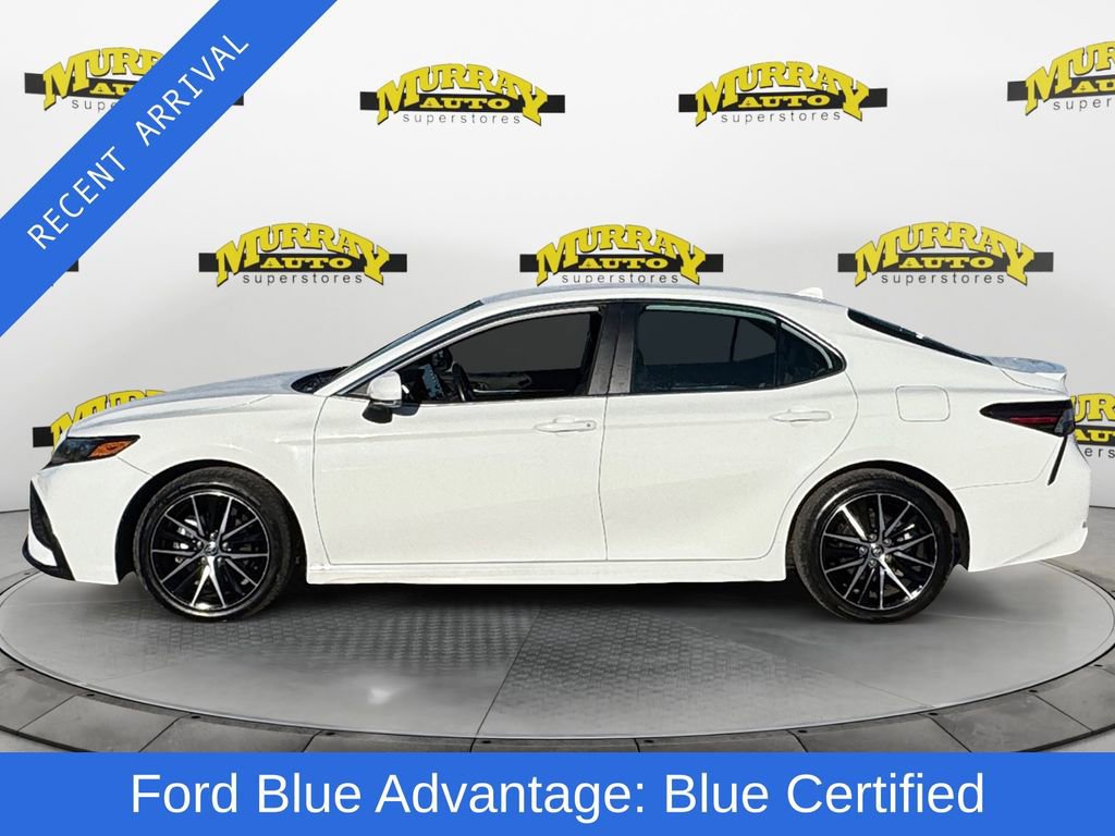 Used 2024 Toyota Camry SE image 2