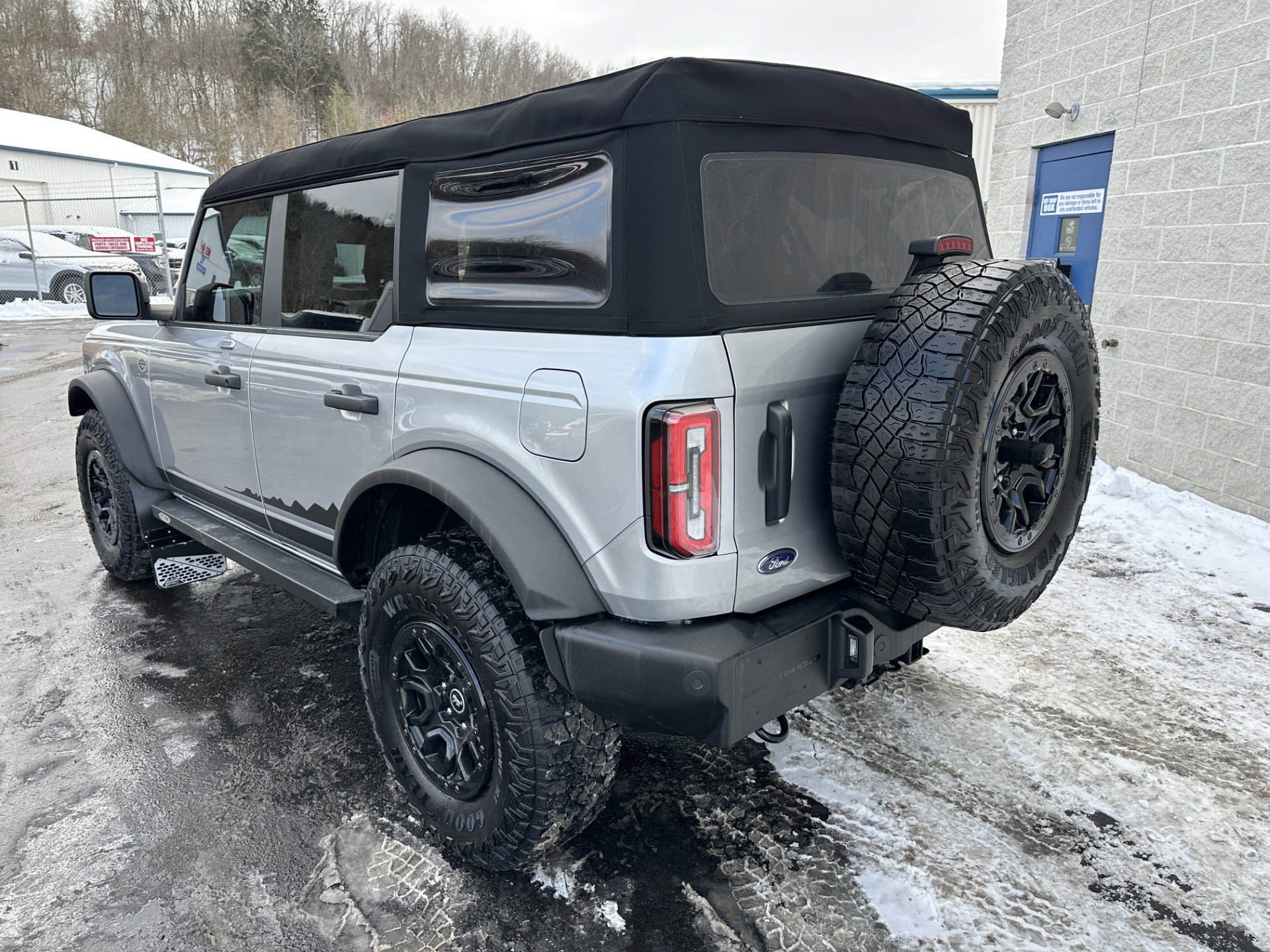 Certified 2023 Ford Bronco Wildtrak image 4