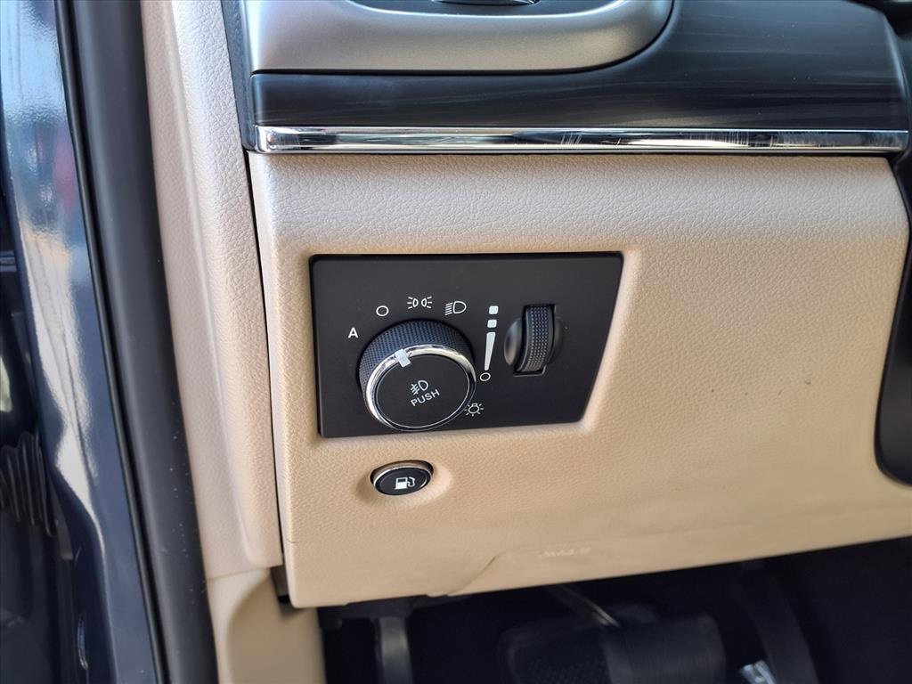 Used 2021 Jeep Grand Cherokee Limited image 23