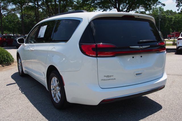 Used 2022 Chrysler Pacifica Touring-L FWD image 6