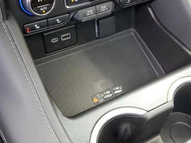 Used 2024 Chevrolet Tahoe Z71 w/ Luxury Package image 19