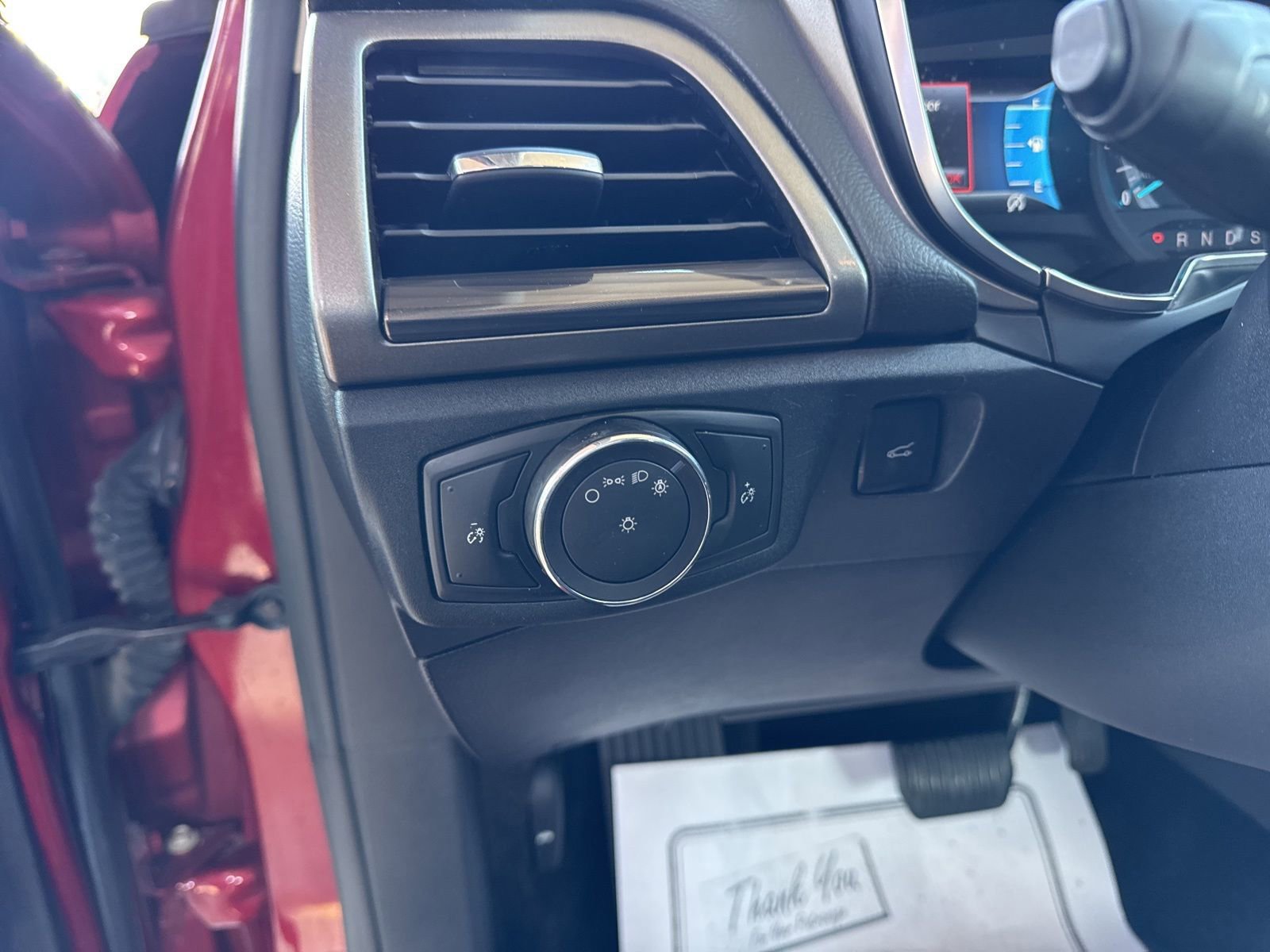 Certified 2018 Ford Fusion SE w/ Fusion SE Technology Package image 28