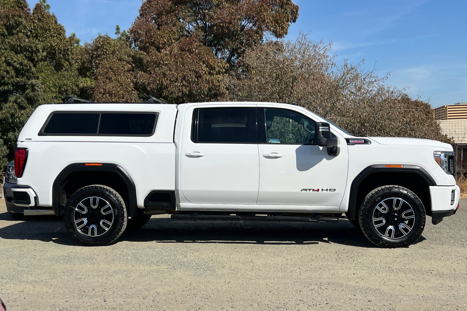 Used 2020 GMC Sierra 2500 AT4 w/ AT4 Premium Package AWD/4WD image 3