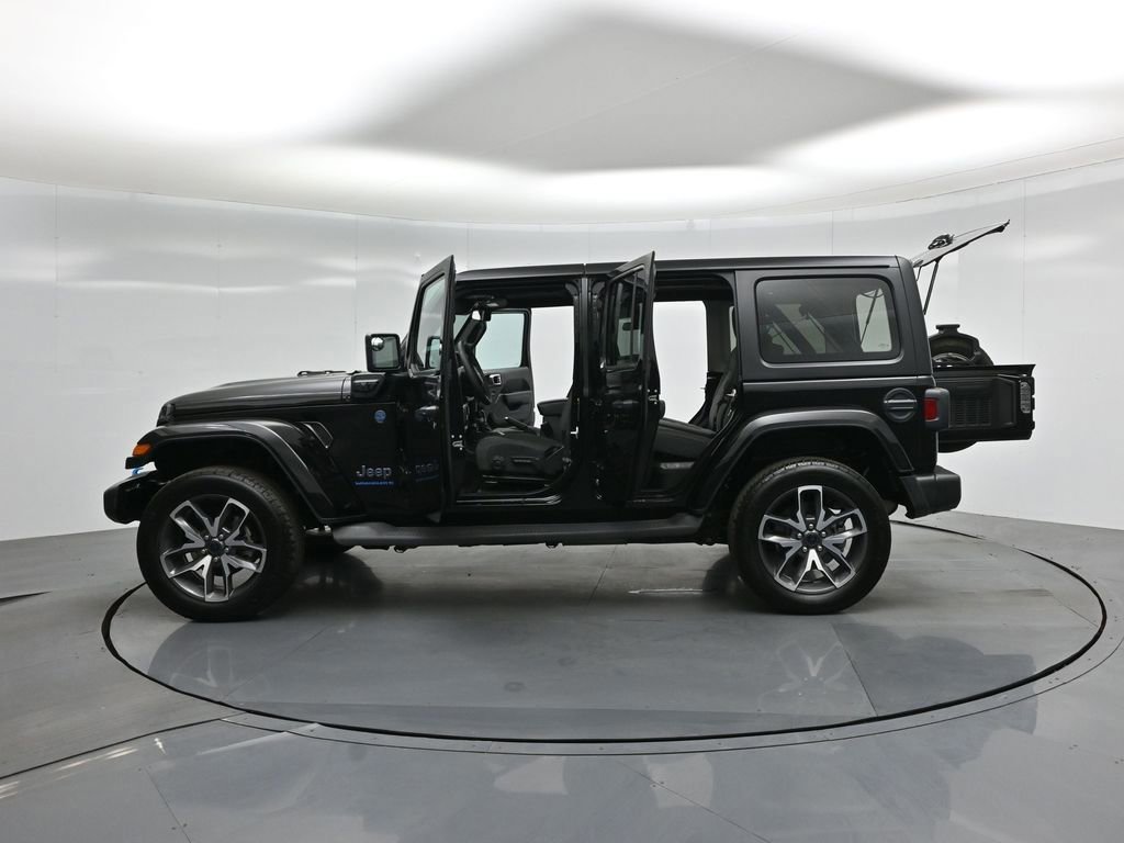 Used 2024 Jeep Wrangler Unlimited image 53
