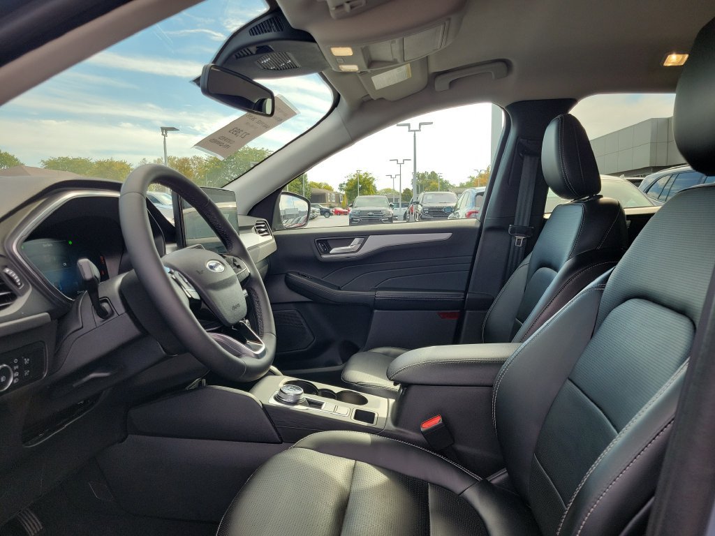 Certified 2023 Ford Escape Platinum AWD/4WD image 19