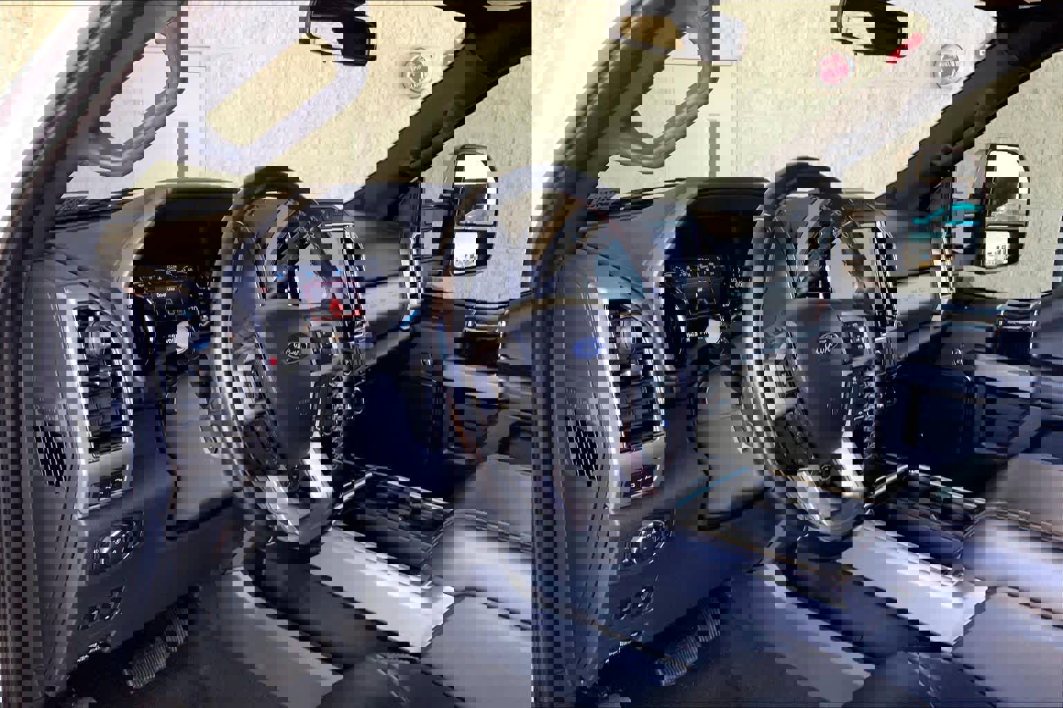 Certified 2022 Ford F450 Platinum w/ FX4 Off-Road Package image 18