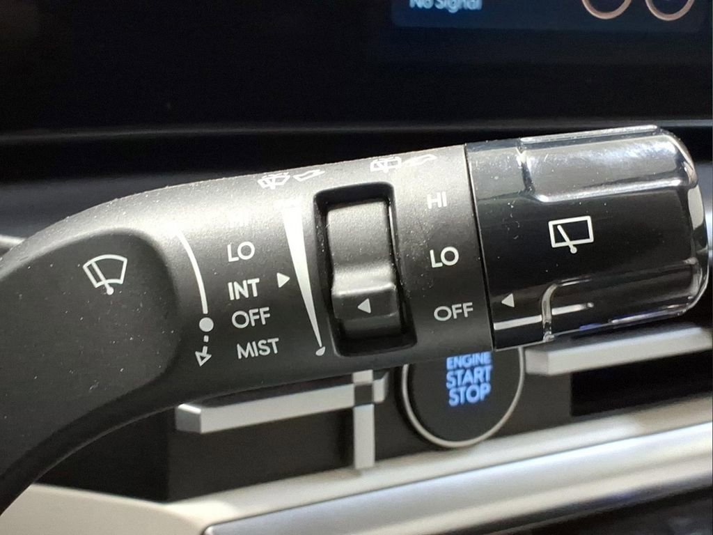 Used 2025 Hyundai Santa Fe SEL AWD/4WD image 17