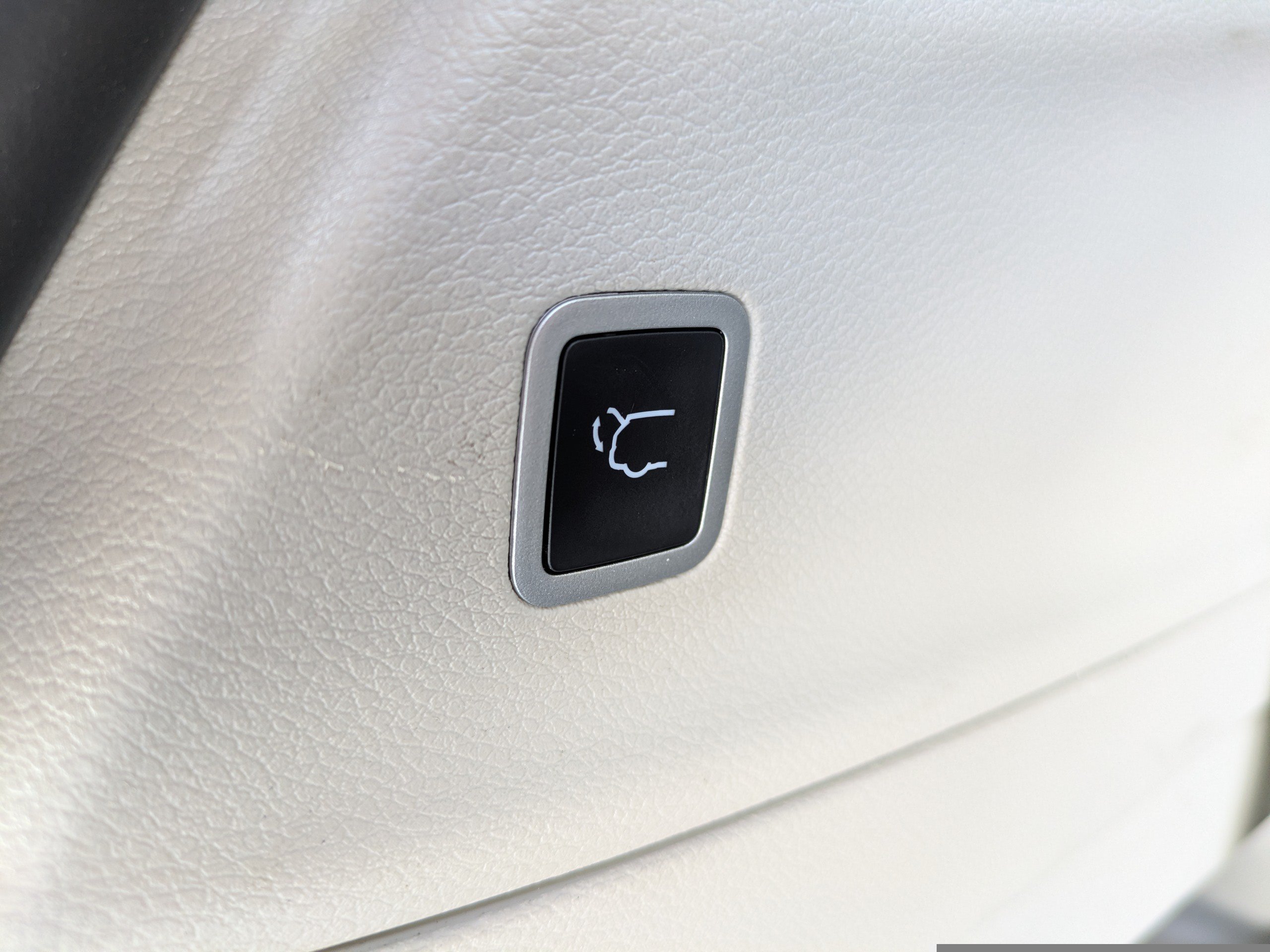 Used 2024 Chrysler Pacifica Touring-L FWD image 14