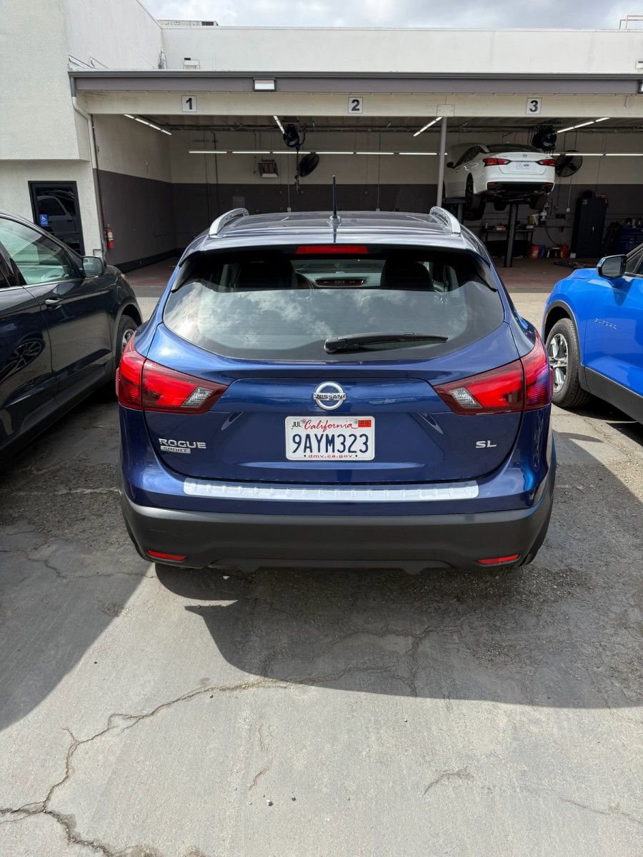 Used 2017 Nissan Rogue Sport SL FWD image 5
