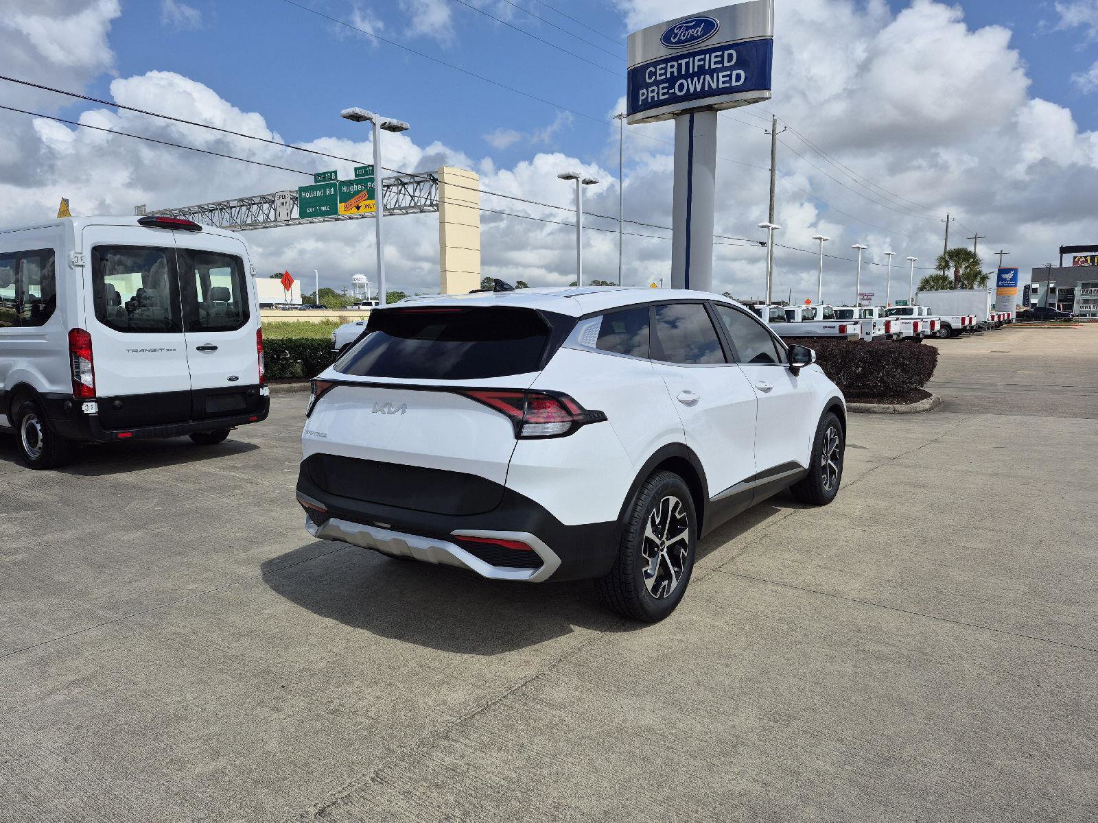 Used 2023 Kia Sportage EX FWD image 4