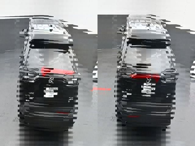 Used 2023 Toyota RAV4 XLE AWD/4WD image 32