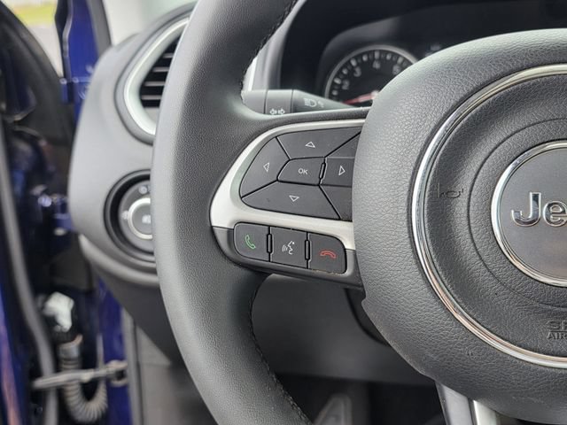 Used 2021 Jeep Renegade Latitude FWD image 25