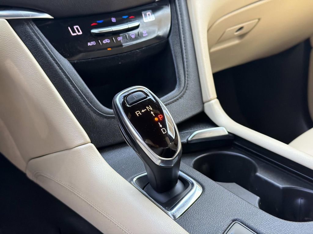 Used 2019 Cadillac XT5 FWD image 15