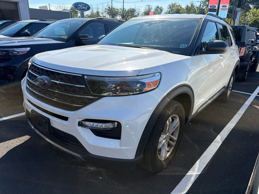 Certified 2023 Ford Explorer XLT w/ Equipment Group 202A AWD/4WD image 2