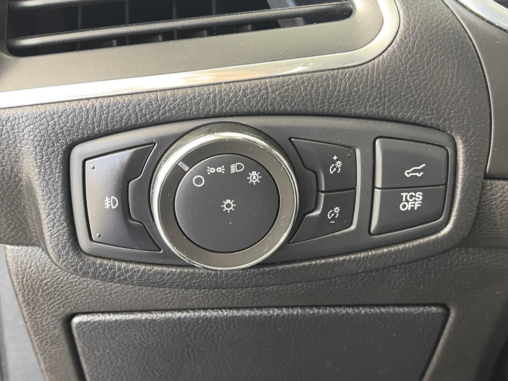 Certified 2020 Ford Edge Titanium AWD/4WD image 24
