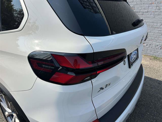 Used 2024 BMW X5 xDrive40i w/ Parking Assistance Package AWD/4WD image 6