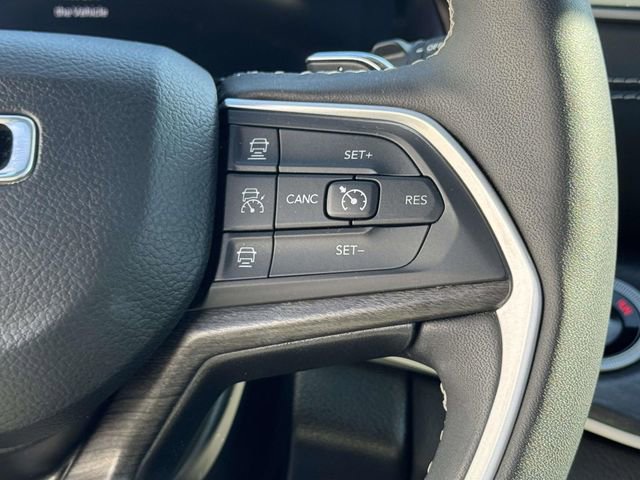 Used 2024 Jeep Grand Cherokee Limited AWD/4WD image 26