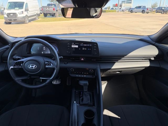 Used 2025 Hyundai Elantra Sport image 20