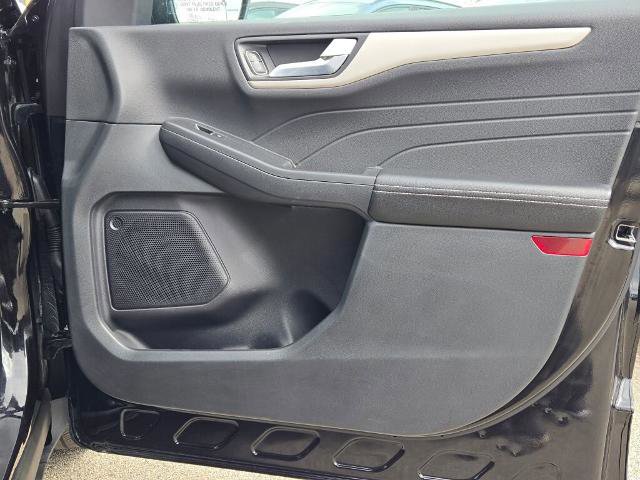 Certified 2022 Ford Escape SEL w/ Equipment Group 302A image 7