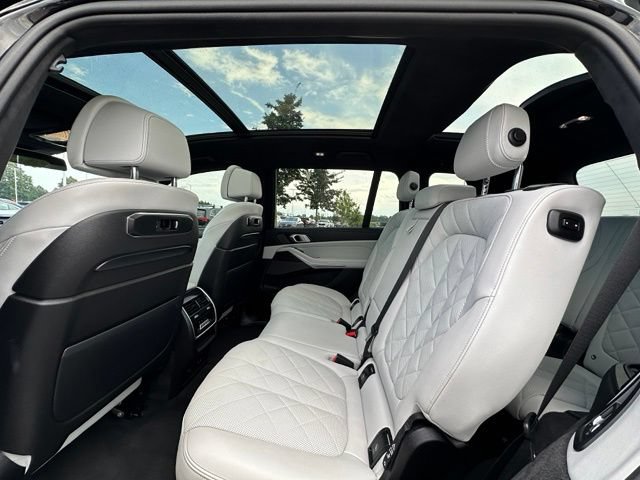 Used 2024 BMW X7 xDrive40i w/ M Sport Package AWD/4WD image 23