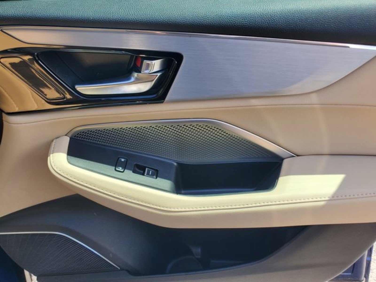 Used 2023 Acura MDX SH-AWD image 39