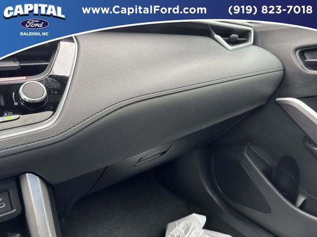 Used 2025 Toyota Corolla Cross AWD Hybrid w/ Moonroof Package image 27