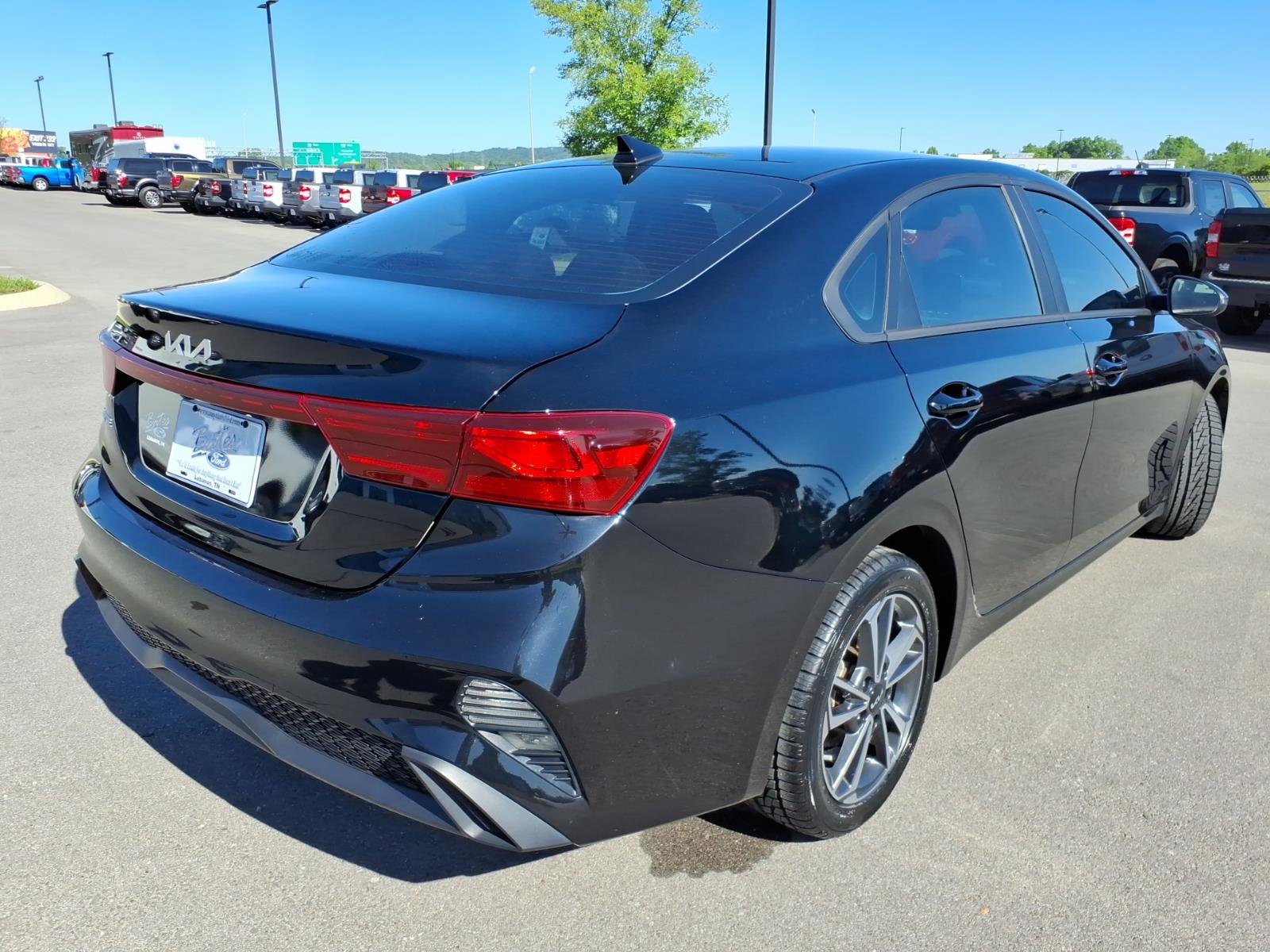 Used 2023 Kia Forte LXS w/ LXS Technology Package FWD image 3