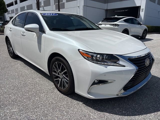 Used 2017 Lexus ES 350 w/ Luxury Package image 5