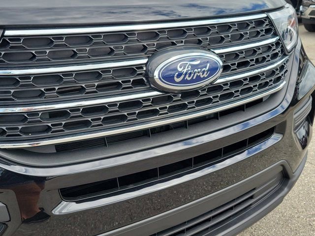 Certified 2024 Ford Explorer XLT image 7