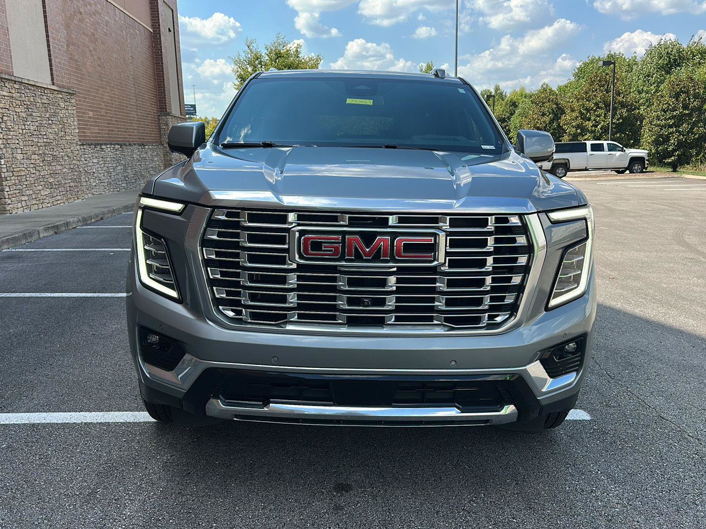 Used 2025 GMC Yukon XL Denali RWD image 8