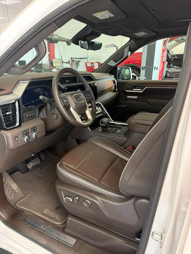 Used 2024 GMC Sierra 1500 Denali w/ Denali Reserve Package AWD/4WD image 2