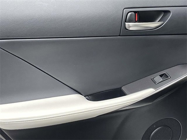 Used 2023 Lexus IS 350 F Sport image 9