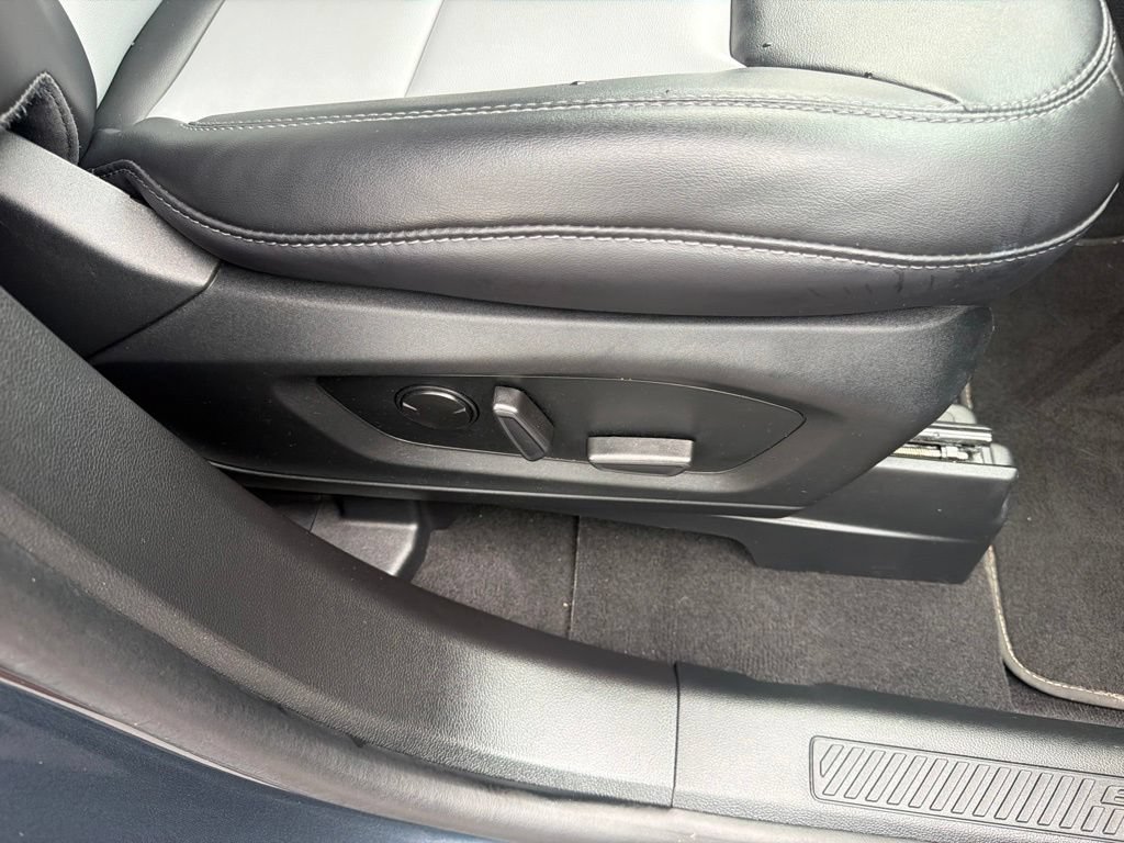 Certified 2023 Ford Explorer XLT w/ Equipment Group 202A AWD/4WD image 43