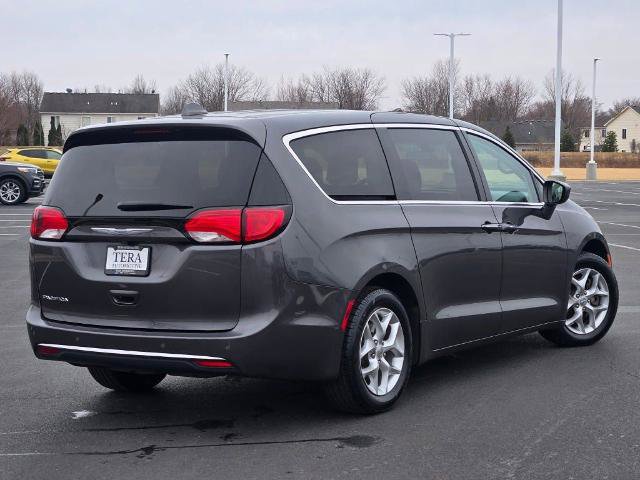 Used 2018 Chrysler Pacifica Touring Plus w/ Tire & Wheel Group image 10