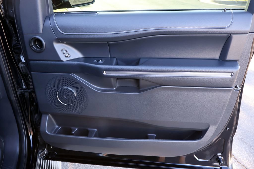 Certified 2023 Ford Expedition XLT RWD image 19