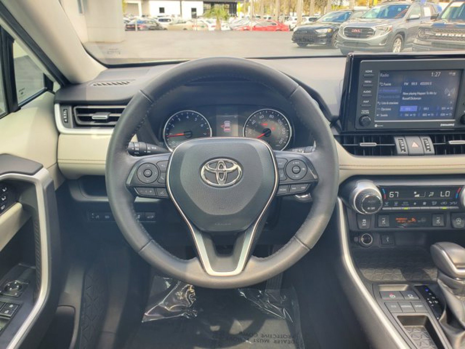 Used 2021 Toyota RAV4 XLE Premium image 18