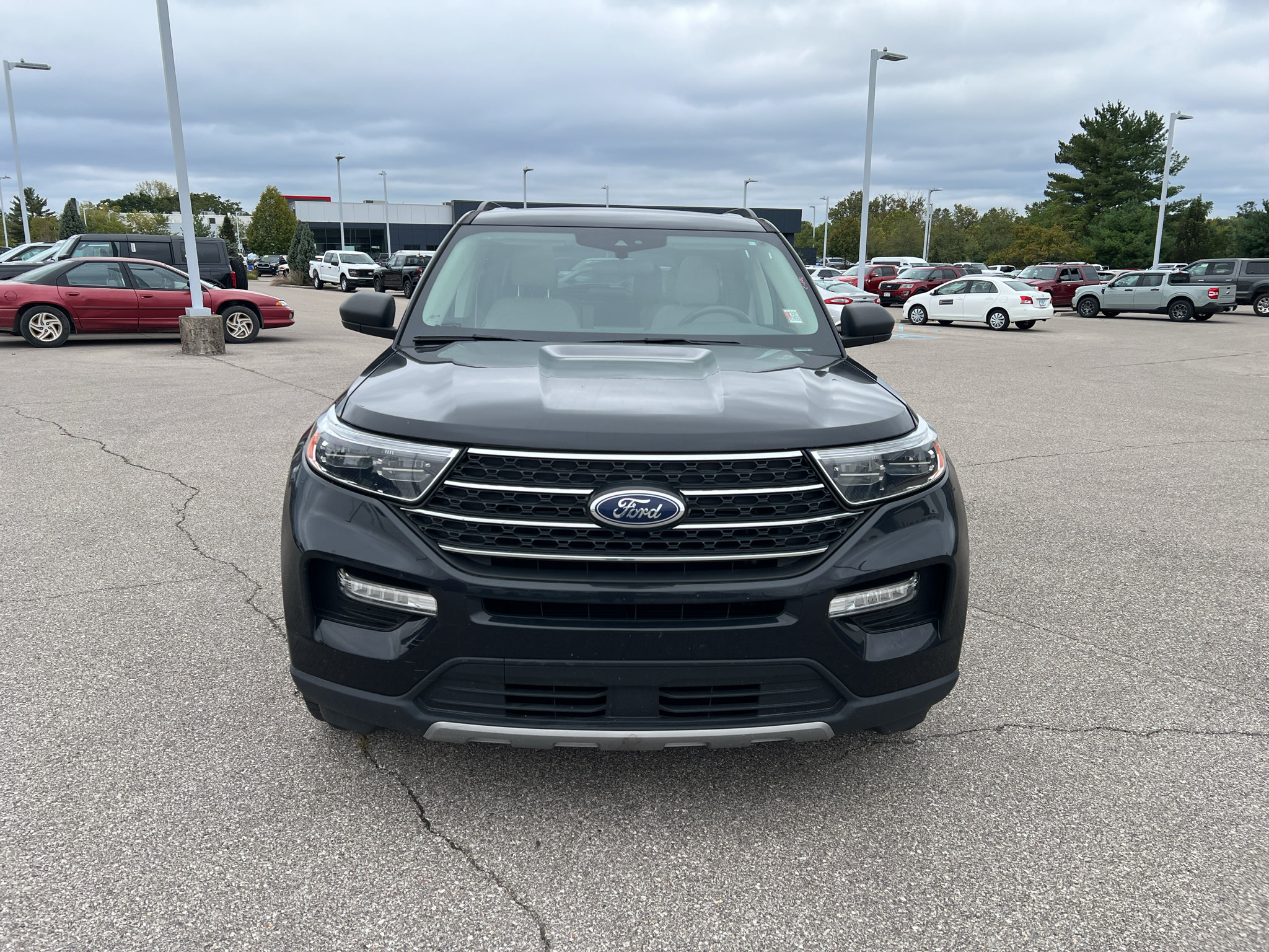 Certified 2023 Ford Explorer XLT w/ Equipment Group 202A AWD/4WD image 5