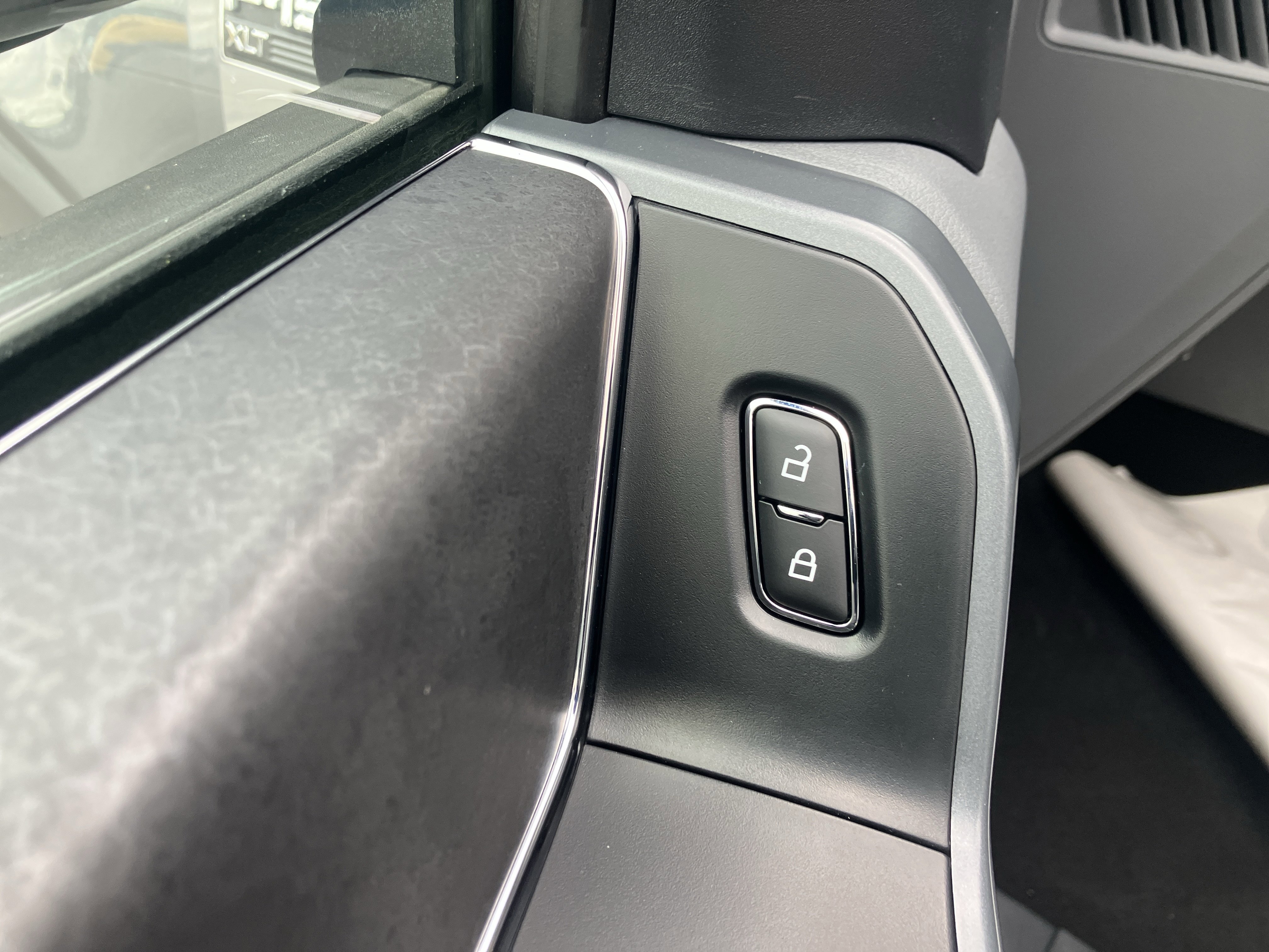 Certified 2024 Ford F150 XLT w/ Equipment Group 302A MID image 19