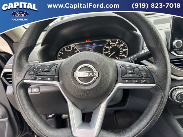 Used 2025 Nissan Altima 2.5 SV FWD image 24