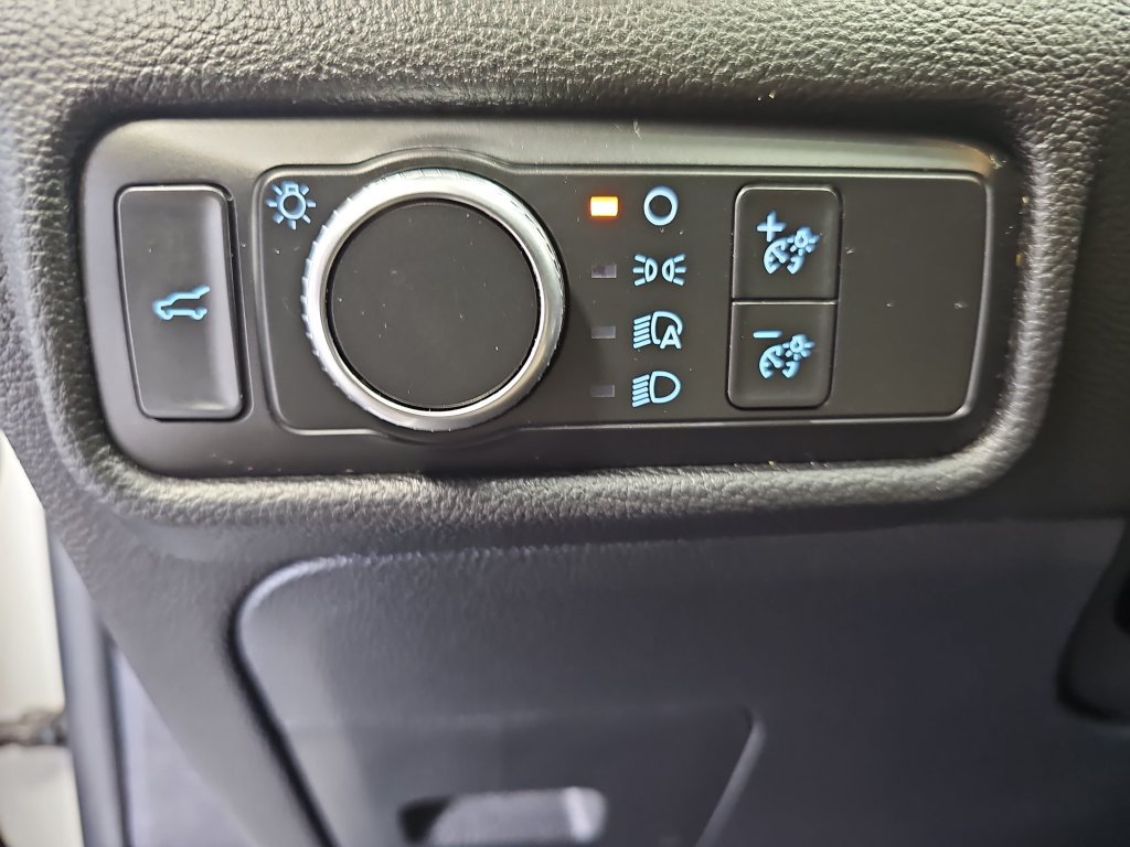 Certified 2020 Ford Explorer XLT RWD image 24