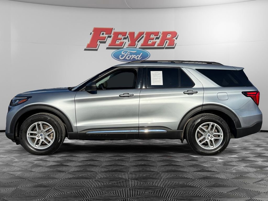 Certified 2025 Ford Explorer Active w/ Active Comfort Package image 2