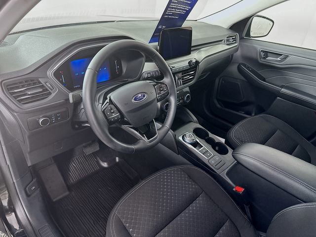 Certified 2025 Ford Escape Active w/ Cold Weather Package FWD image 16