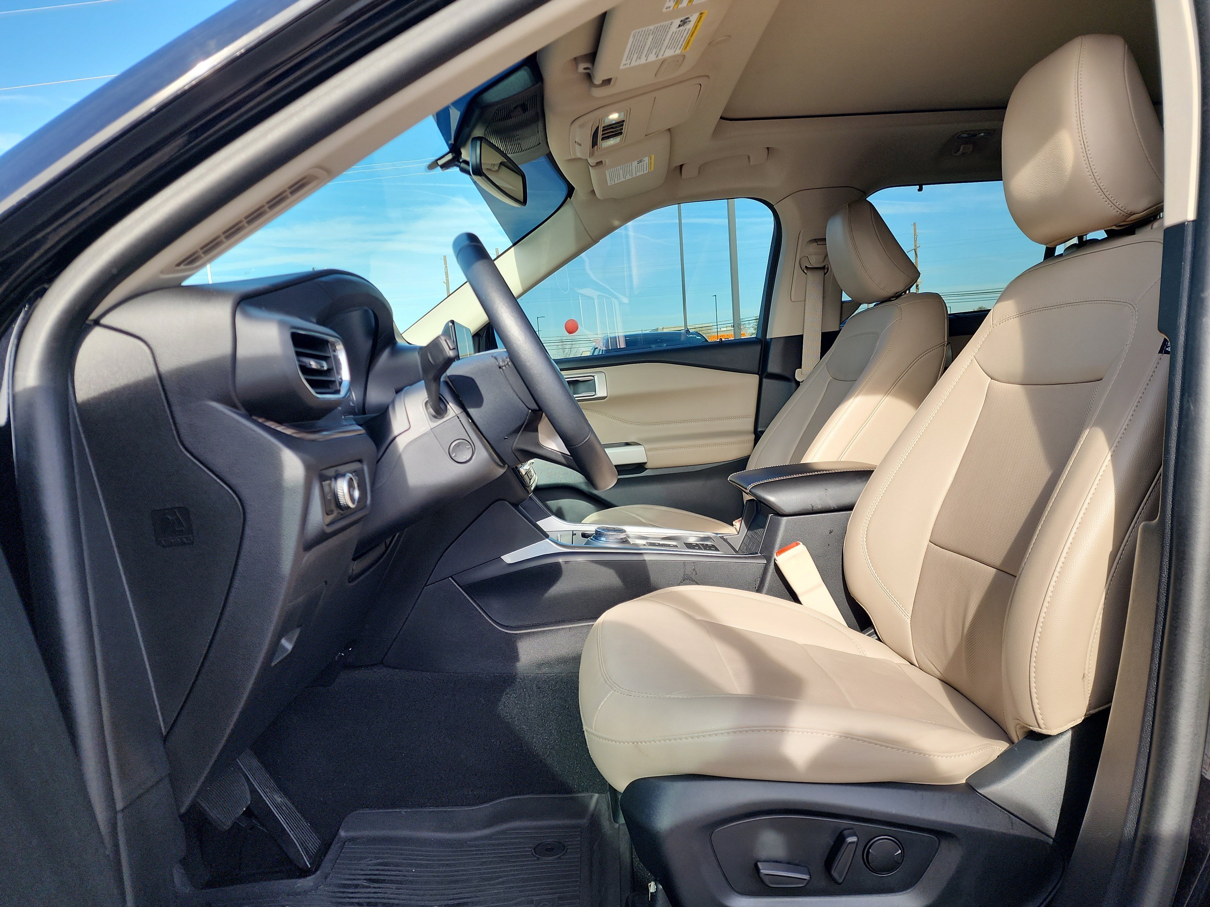 Certified 2023 Ford Explorer Limited w/ Equipment Group 301A image 10