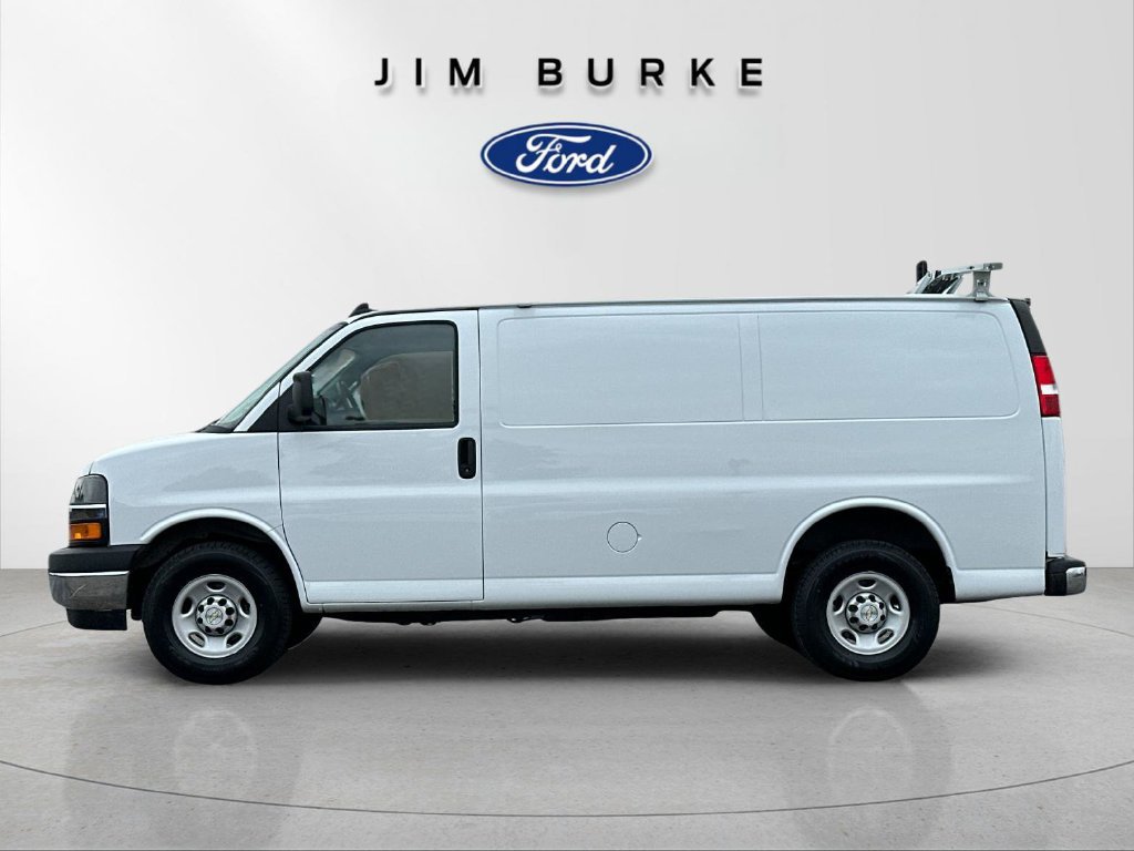 Used 2023 Chevrolet Express 2500 w/ Driver Convenience Package RWD image 2