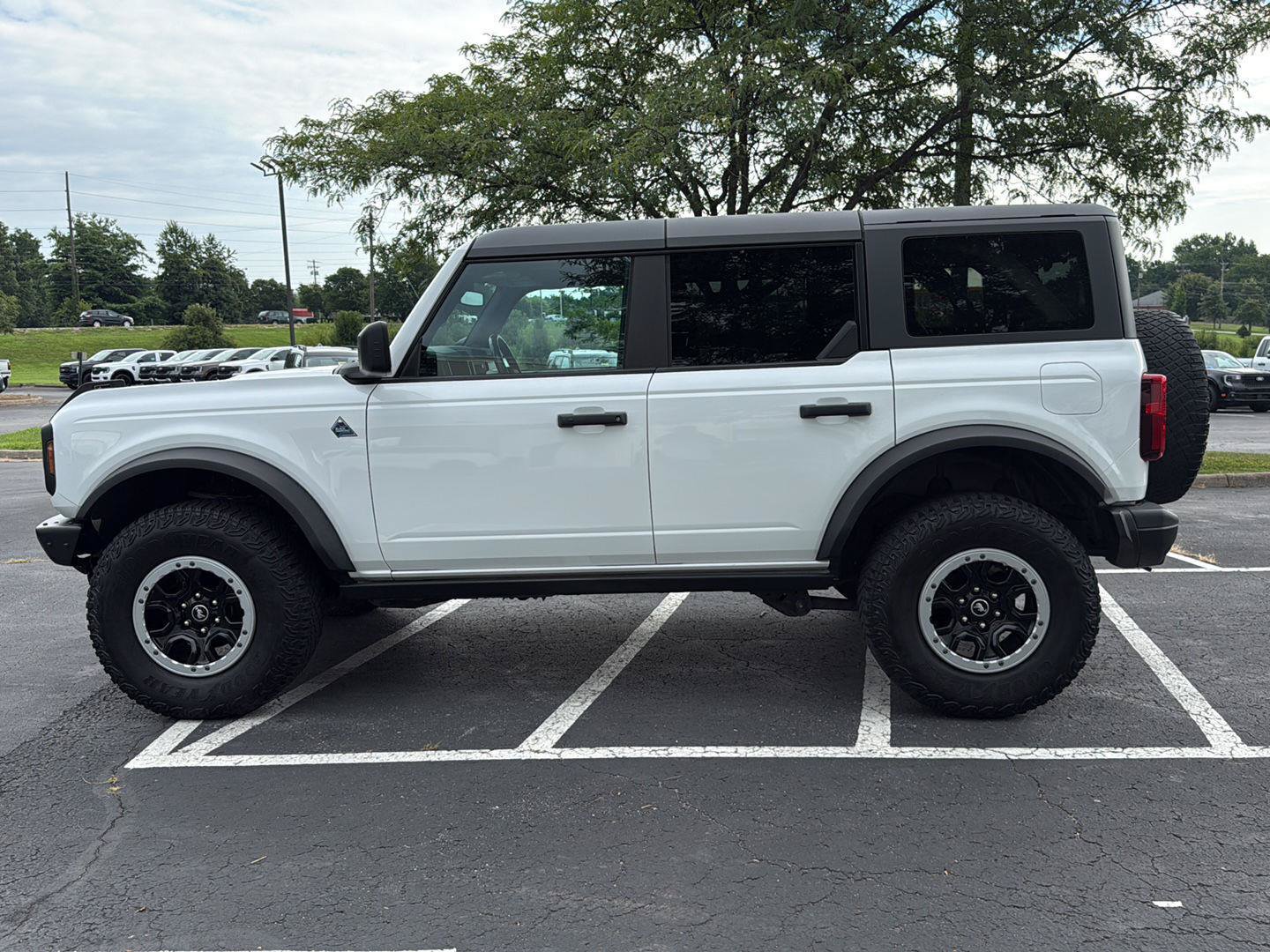 Certified 2023 Ford Bronco Black Diamond w/ Sasquatch Package AWD/4WD image 18