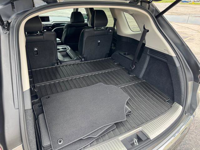 Used 2023 Acura MDX SH-AWD w/ Advance Package image 16