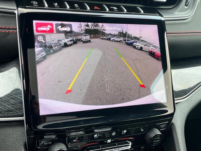 Used 2022 Jeep Grand Cherokee Trailhawk w/ Luxury Tech Group III image 11