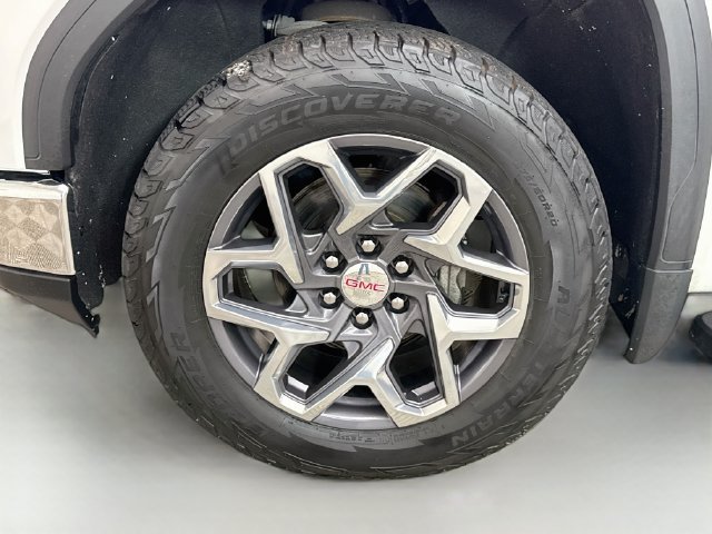 Used 2022 GMC Sierra 1500 SLT w/ SLT Premium Package AWD/4WD image 32