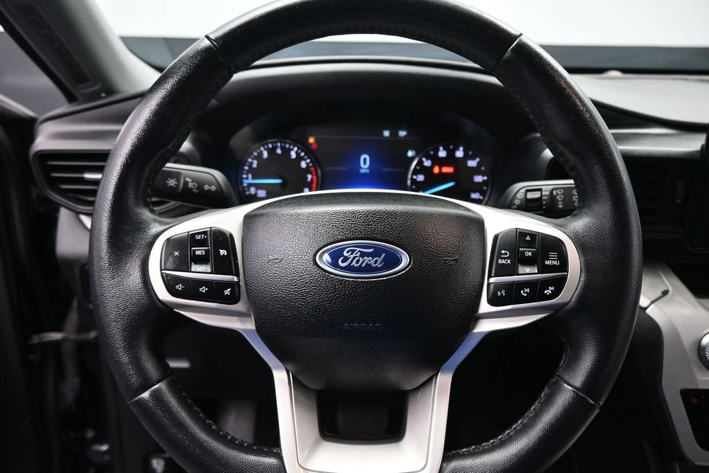 Certified 2023 Ford Explorer XLT RWD image 15