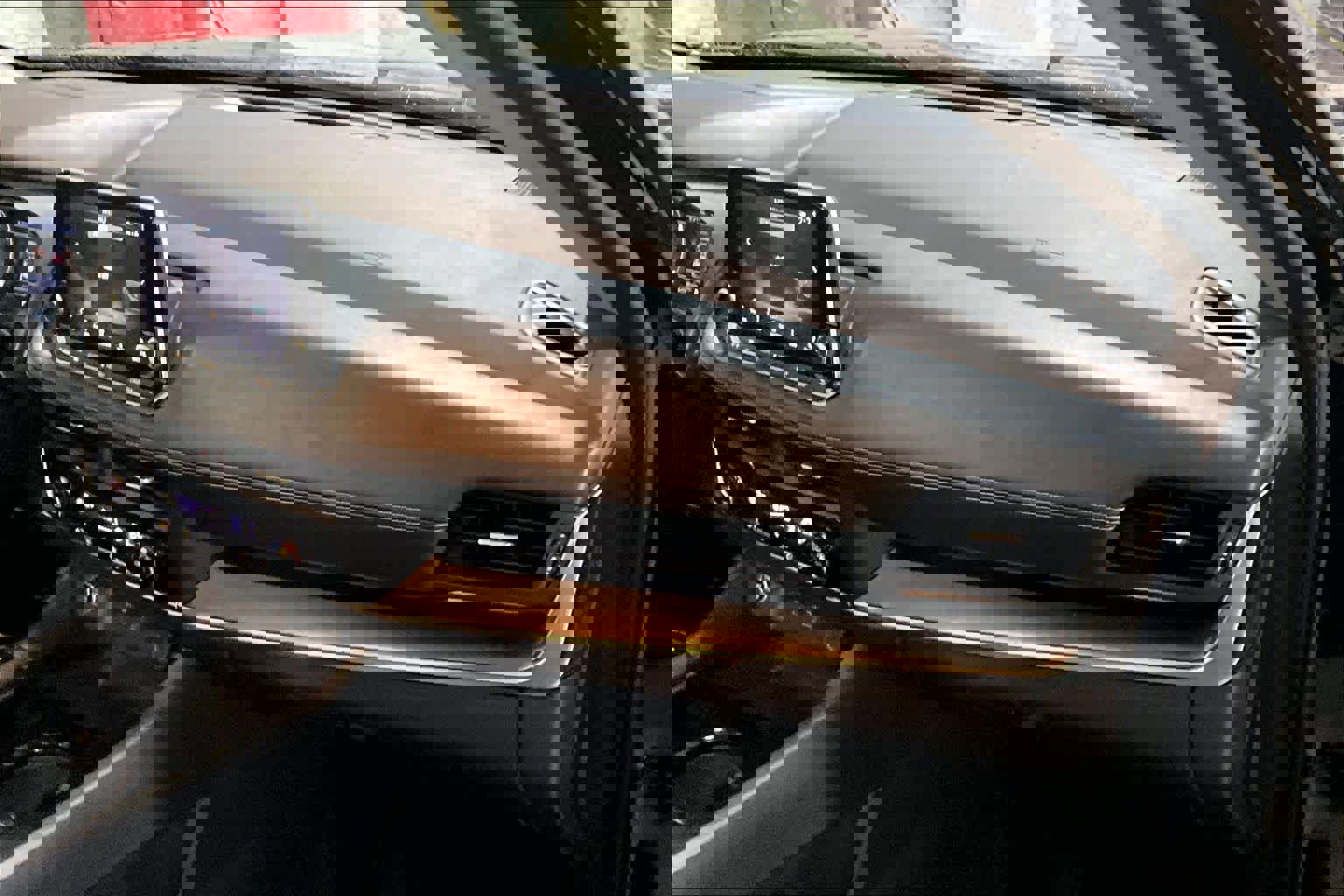 Used 2023 Nissan Rogue SV image 18